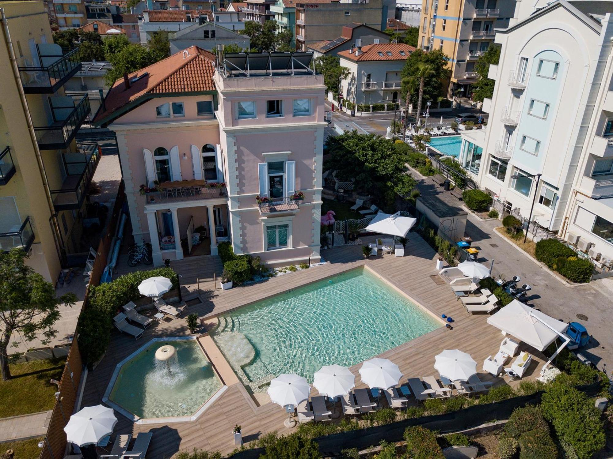 Appartamenti Diffusi Di Villa Fiorita Con Accesso Alle Piscine Della Struttura Principale Каттоліка Екстер'єр фото